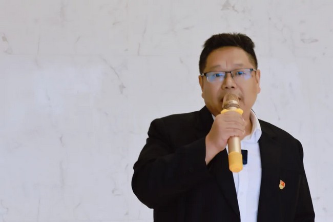 一线党旗红│旋乐吧spin8举行“冲刺百日”党员突击队授旗仪式