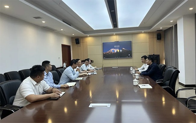郑自儒赴旋乐吧spin8重庆分公司召开座谈会